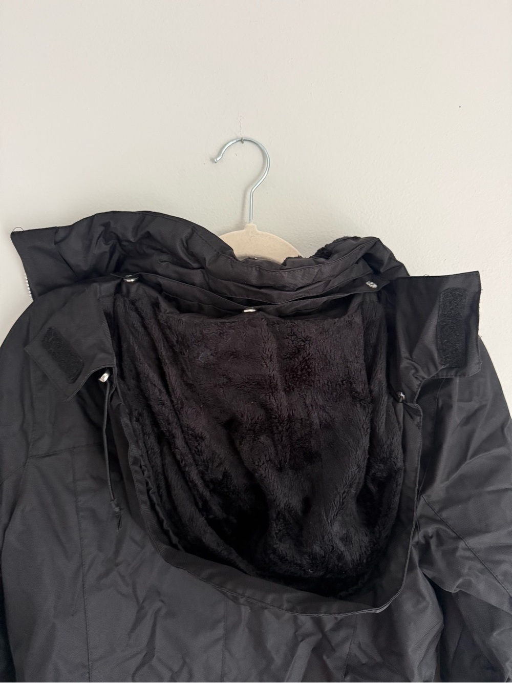 Snow Jacket - Picture 3 of 3